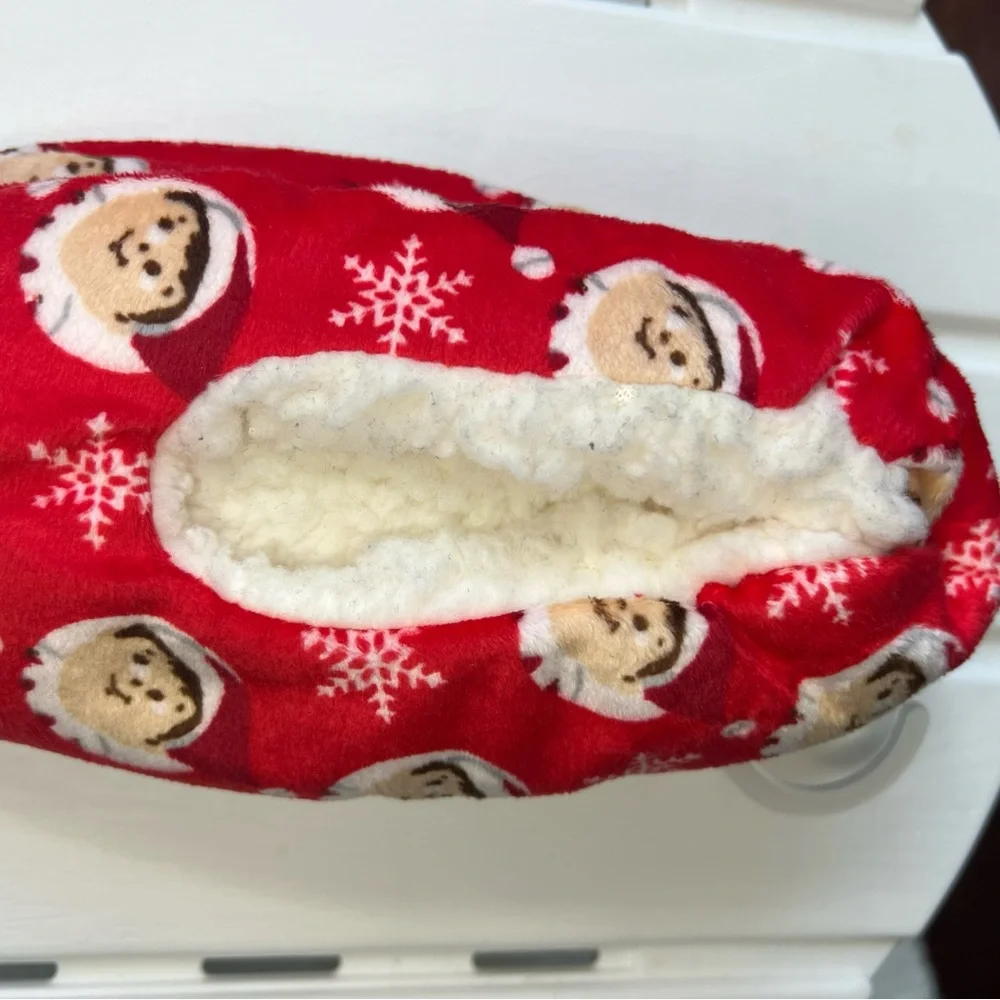 NWOT Fuzzy Bobbs Slipper‎ Socks